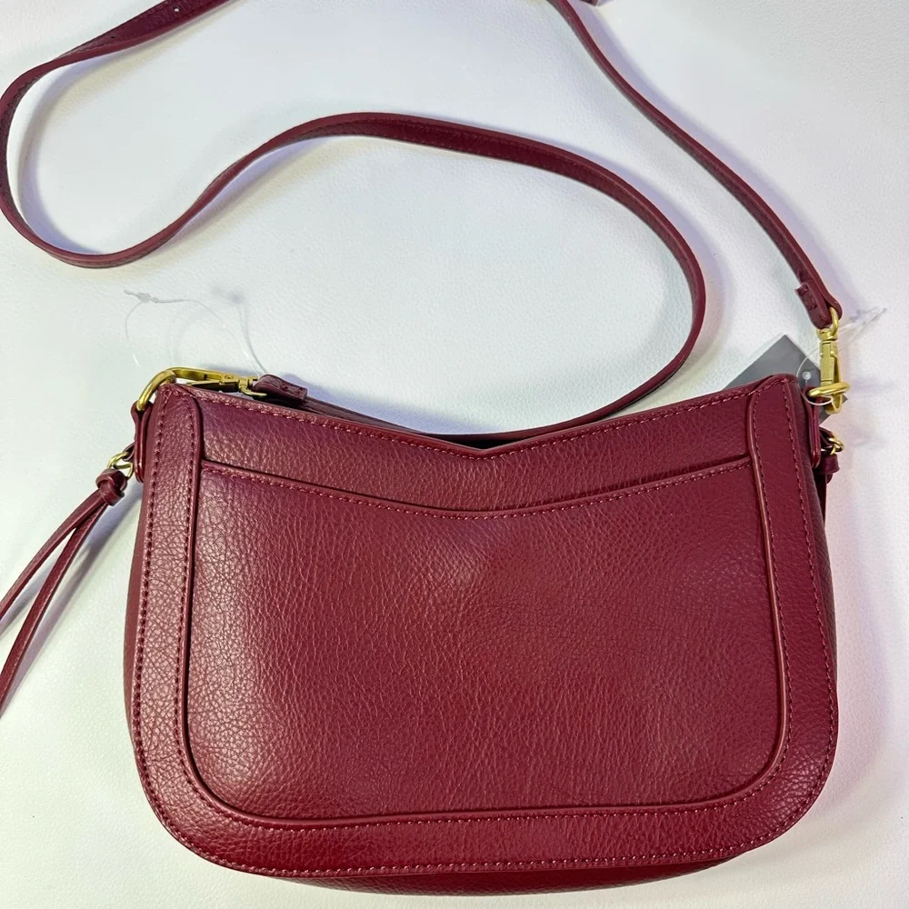 NEW Women’s Macy’s Style & Co Feed Small Burgundy Crossbody Bag - Picture 2 of 2